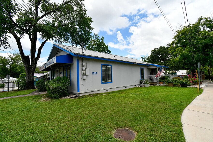 More Photos Of 1715 S 1st St, Austin Office For Sale