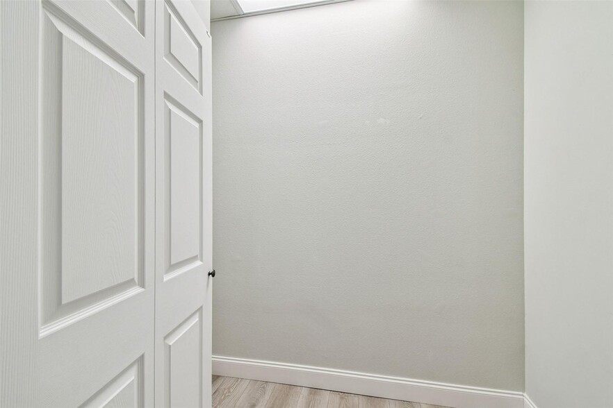 More Photos Of 5404 Hoover Blvd, Tampa Medical For Sale