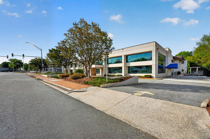 More Photos Of 240-250 Charlois Blvd, Winston-Salem Medical For Lease