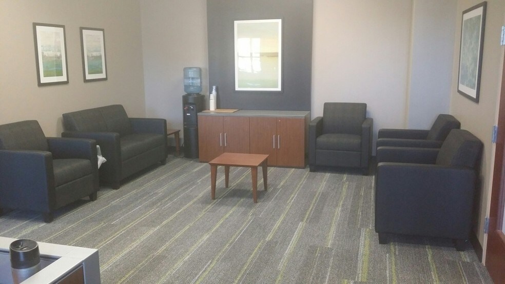 More Photos Of 101 Cosgrove Hill Ave, Chapel Hill Medical For Sale
