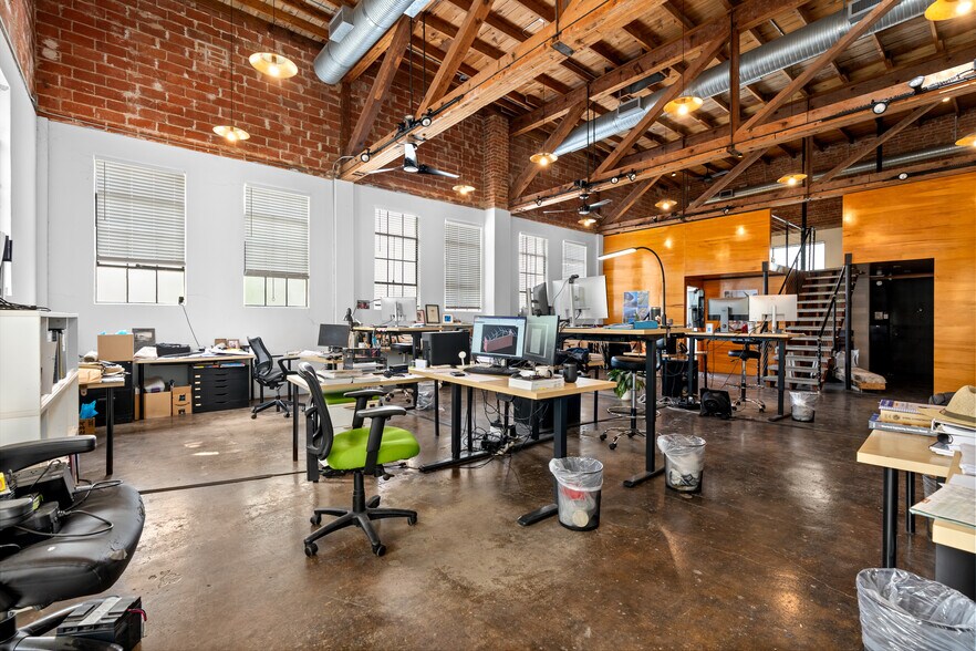 More Photos Of 311-321 Sixth St, San Antonio Office For Lease