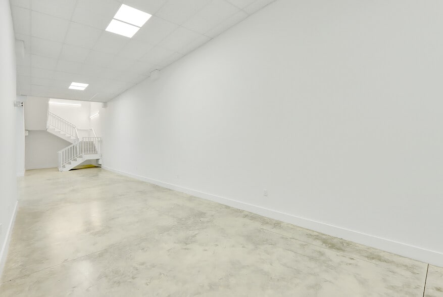 More Photos Of 6700 NE 2nd Ct, Miami Warehouse For Sale