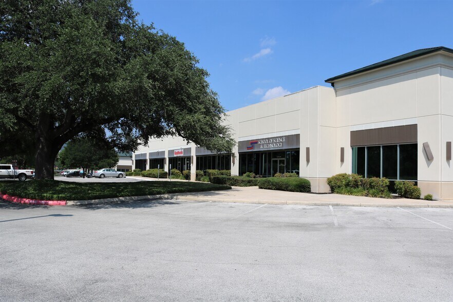 More Photos Of 5308 Wurzbach Rd, San Antonio Office For Lease
