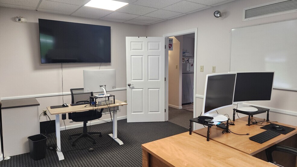More Photos Of 18 N Village Ave, Exton Office For Sale