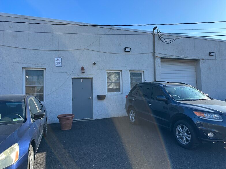 More Photos Of 1750 Costner Dr, Warrington Warehouse For Lease