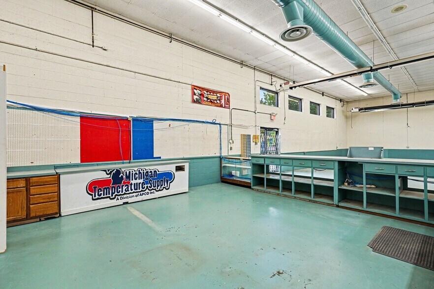 More Photos Of 1834 Bagwell St, Flint Warehouse For Sale