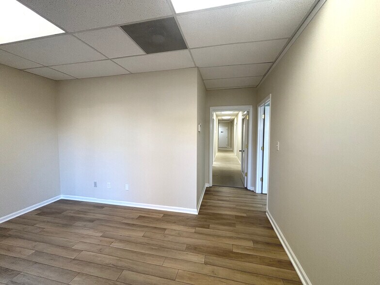 More Photos Of 3640 Westgate Center Cir, Winston-Salem Office For Lease