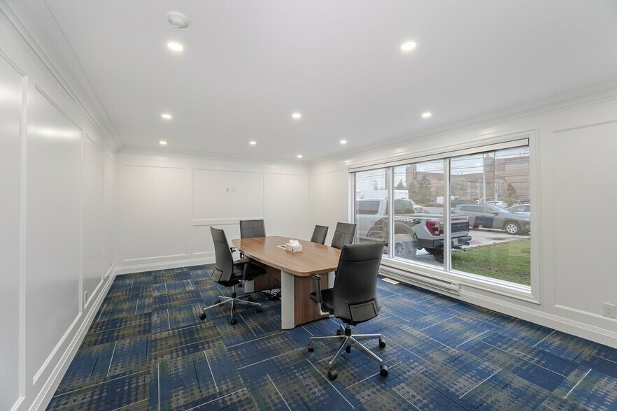 More Photos Of 140 Derry Rd E, Mississauga Office For Sale