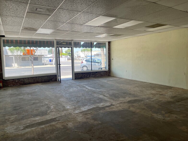 More Photos Of 256-260 W Pine St, Exeter Freestanding For Sale