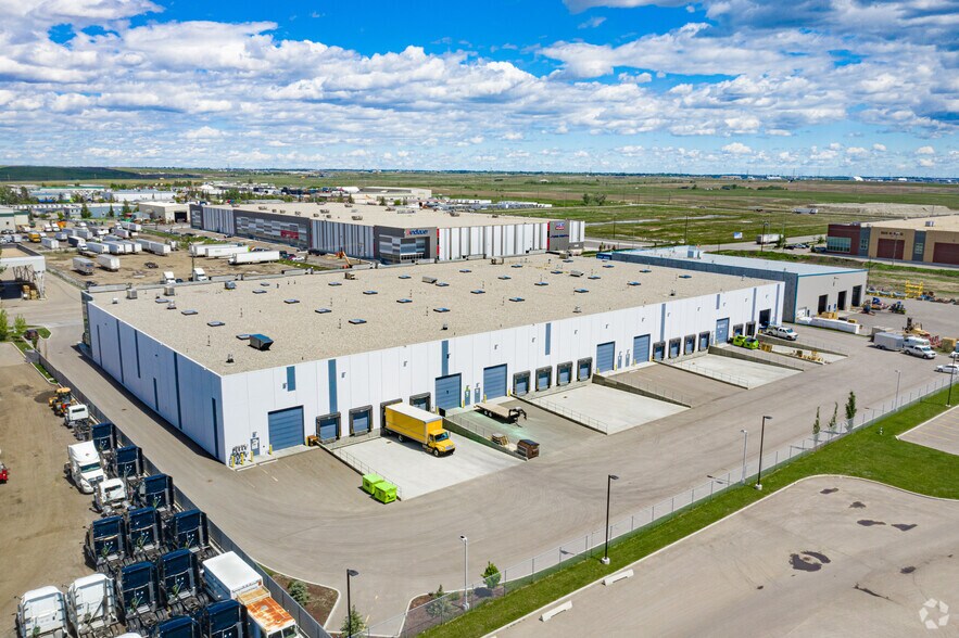 More Photos Of 5423 61 Av SE, Calgary Warehouse For Sale