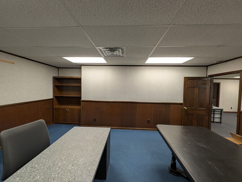 More Photos Of 1605 W Candletree Dr, Peoria Office For Lease
