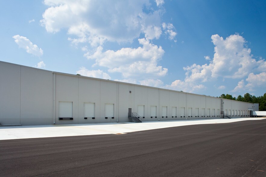 More Photos Of 240 Northpoint Pky, Acworth Warehouse For Lease