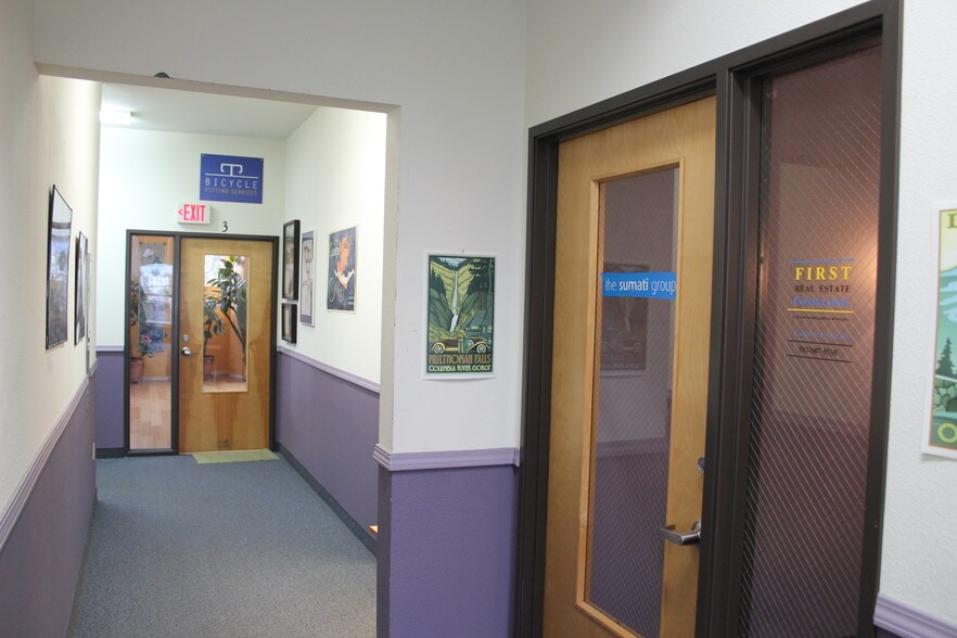 More Photos Of 3701-3719 NE Sandy Blvd, Portland Storefront Retail Office For Lease