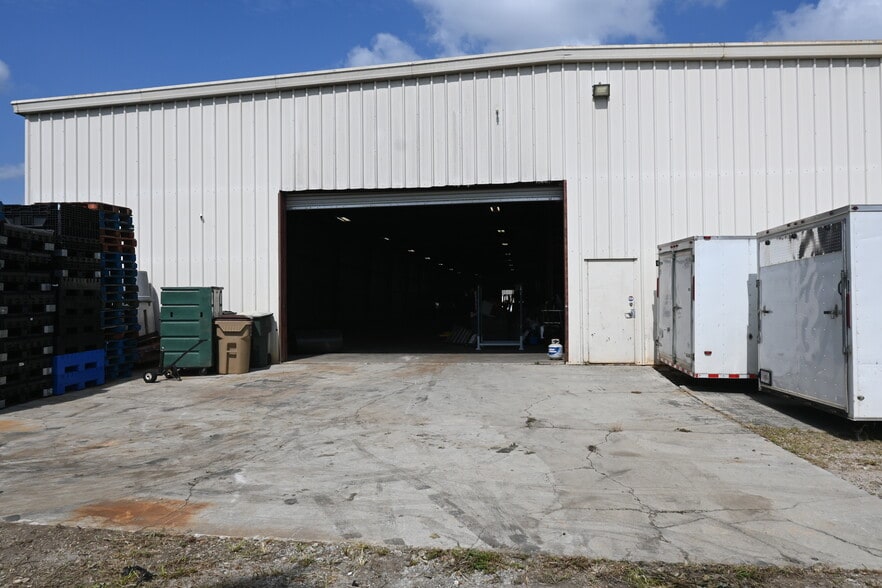 More Photos Of 9147 Old Atlanta Hwy, Covington Warehouse For Lease