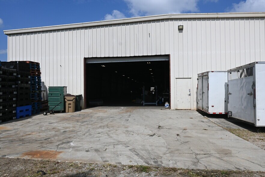 More Photos Of 9147 Old Atlanta Hwy, Covington Warehouse For Lease