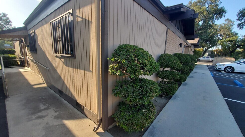 More Photos Of 2740 W Main St, Visalia Medical For Lease