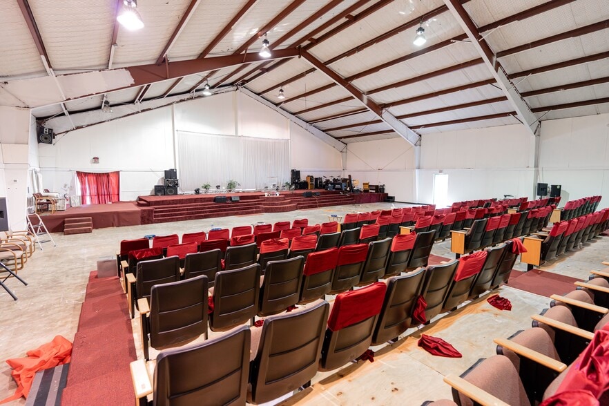 More Photos Of 900 Natchez Ave, Pasadena Schools For Sale