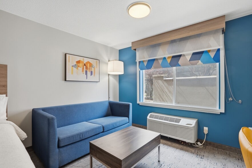 More Photos Of 10680 S Auto Mall Dr, Sandy Hotel For Sale