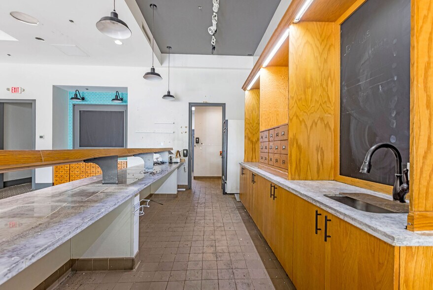 More Photos Of 9558 Civic Centre Blvd, West Chester Restaurant For Lease