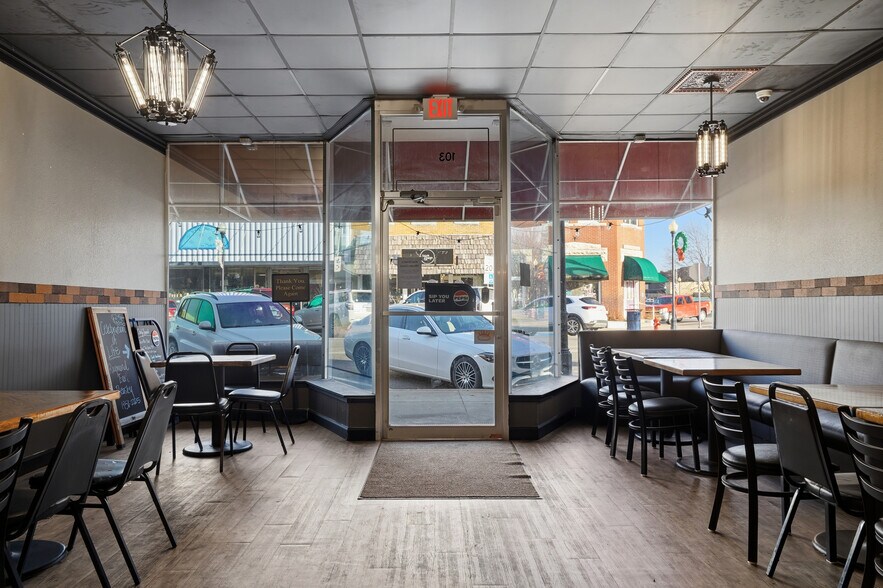 More Photos Of 103 N Allen St, Centralia General Retail For Sale