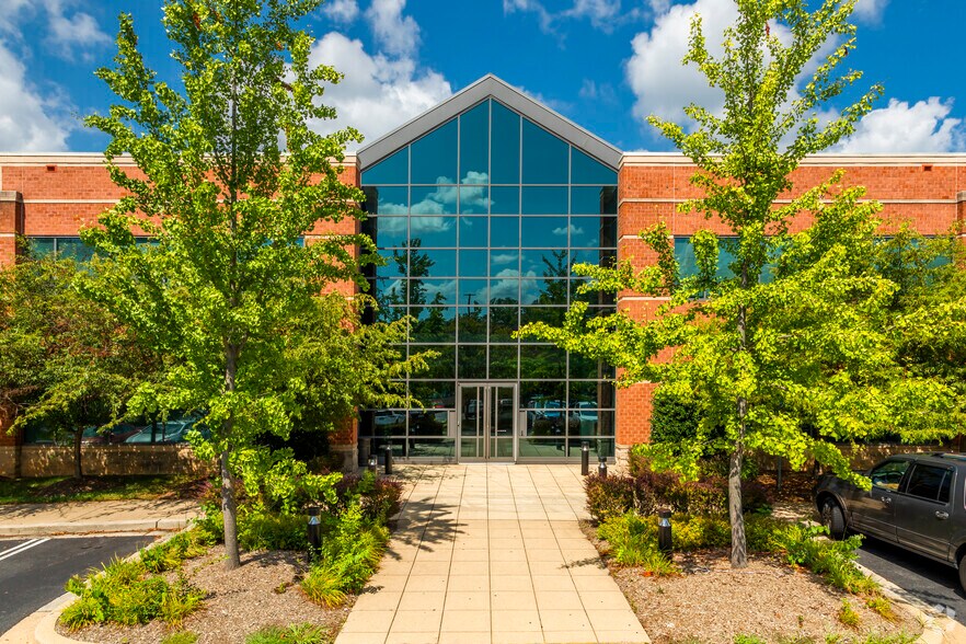 More Photos Of 610 Professional Dr, Gaithersburg Office For Sale