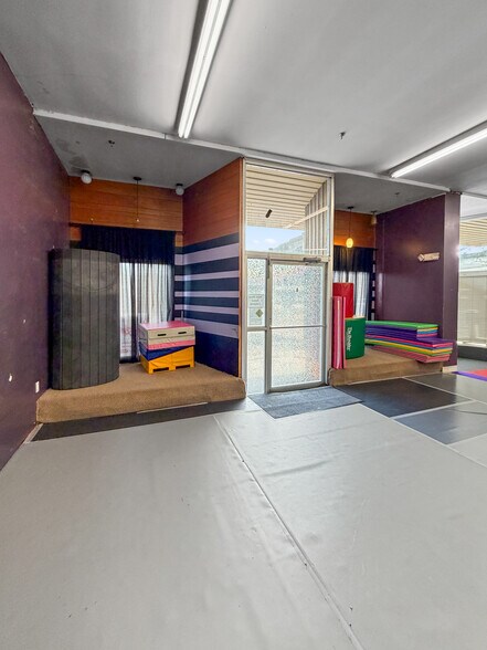 More Photos Of 102-104 Main St, Mccomb Storefront Retail Office For Sale