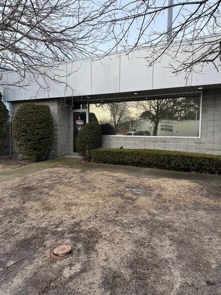 More Photos Of 201 Union Blvd, West Islip Manufacturing For Sale
