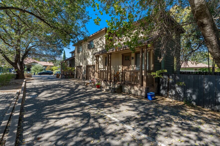 More Photos Of 204 Rosebud Ln, Saint Helena Apartments For Sale