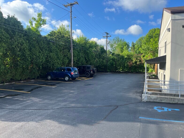 More Photos Of 901 S Rogers St, Bloomington Office For Lease