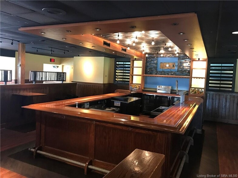 More Photos Of 1420 Park Pl, Clarksville Restaurant For Lease
