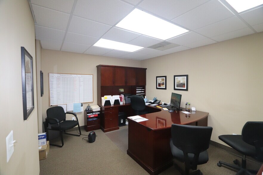 More Photos Of 5841 Whitmore Lake Rd, Brighton Office For Lease
