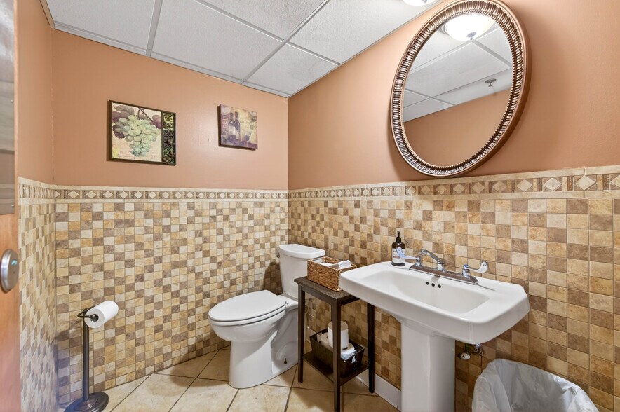 More Photos Of 122 Cayuga St, Fulton Restaurant For Sale