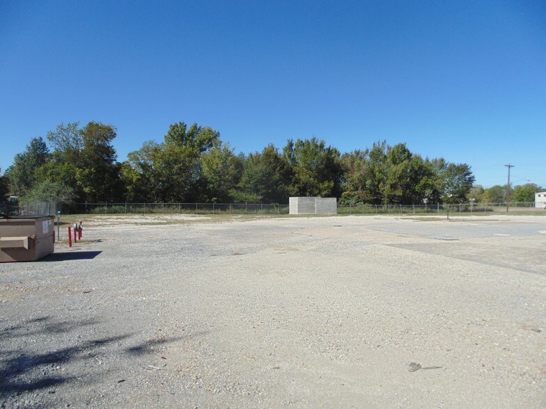 More Photos Of 1515 Shiloh Ave, Bryan Warehouse For Lease