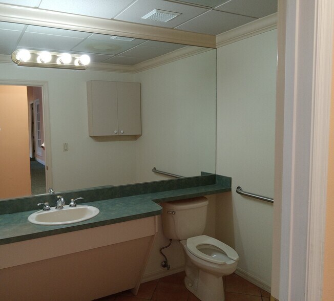 More Photos Of 5-45 Ryant Blvd, Sebring Medical For Sale