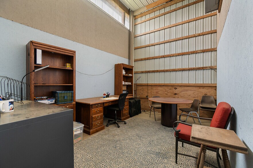 More Photos Of 5495 Meese Rd NE, Louisville Sports And Entertainment For Sale