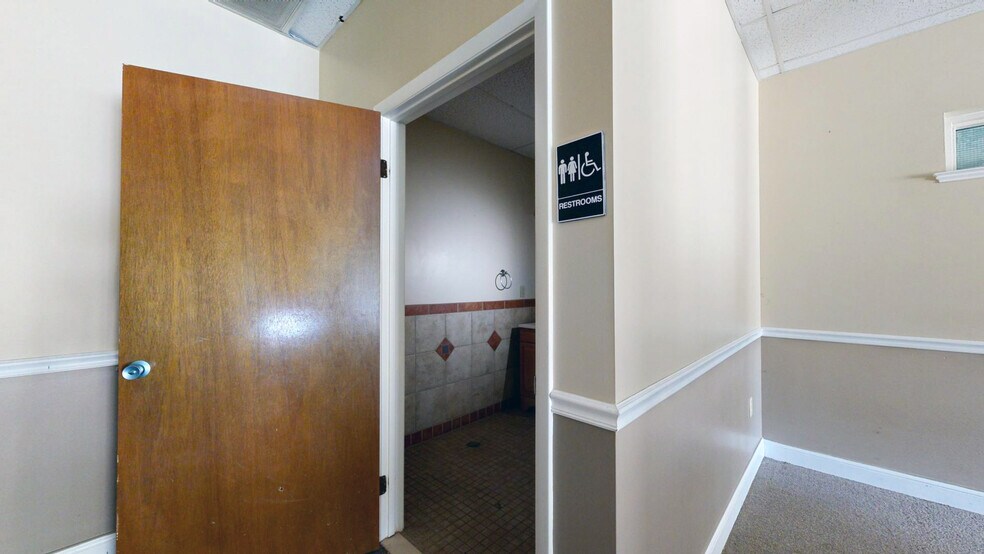 More Photos Of 461 Forrest Ave, Cocoa Warehouse For Lease