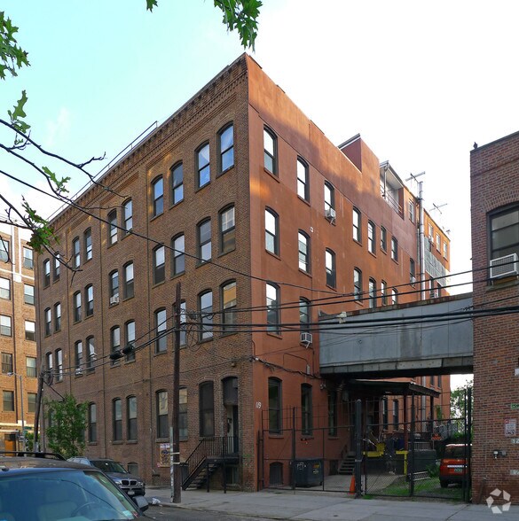 More Photos Of 119 N 11th St, Brooklyn Office For Lease