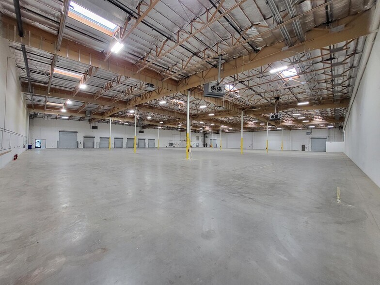 More Photos Of 3326 Ponderosa Way, Las Vegas Warehouse For Lease