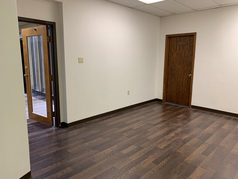 More Photos Of 3570 Executive Dr, Uniontown Medical For Lease