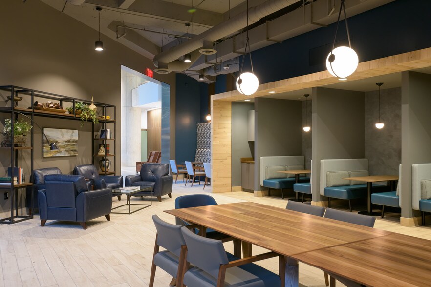 More Photos Of 100 Galleria Pky SE, Atlanta Office For Lease