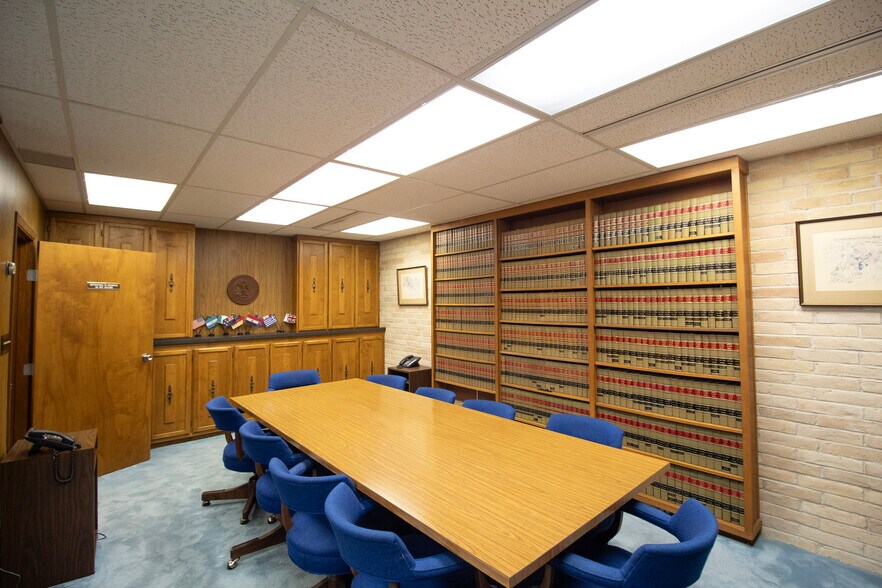 More Photos Of 600 S Closner Blvd, Edinburg Office For Sale