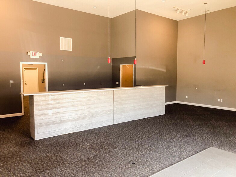 More Photos Of 1720 S Philo Rd, Urbana Freestanding For Lease
