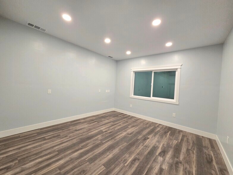 More Photos Of 2540 Zanella Way, Chico Service For Lease