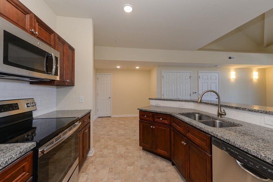 More Photos Of 200 Fountains Ln, Poquoson Apartments For Sale