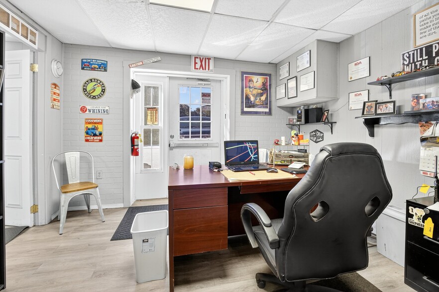 More Photos Of 929 Lititz Pike, Lititz Storefront Retail Office For Sale