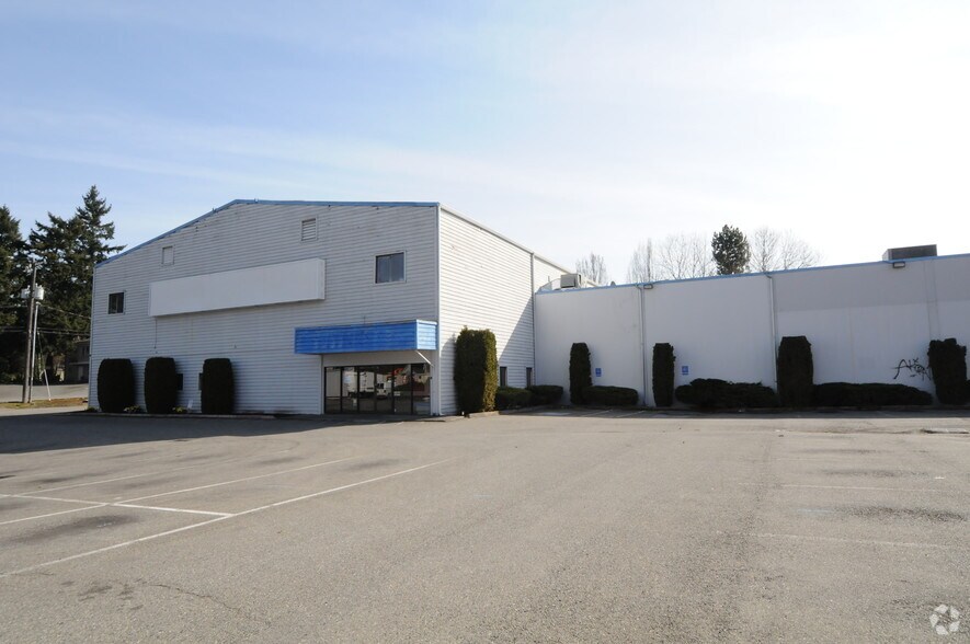 More Photos Of 1207 N 152nd St, Shoreline Lodge Meeting Hall For Lease