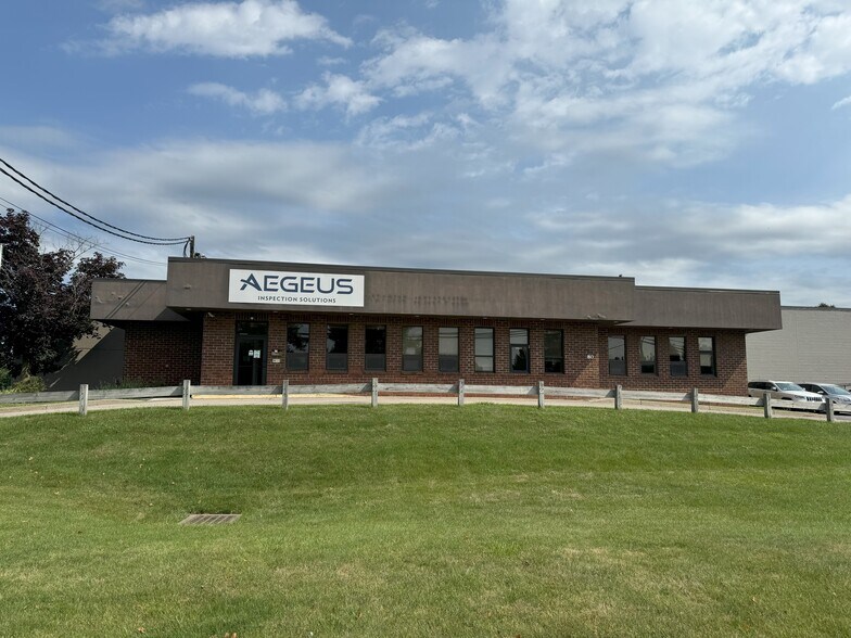 More Photos Of 80 Lawrence Bell Dr, Williamsville Research And Development For Lease