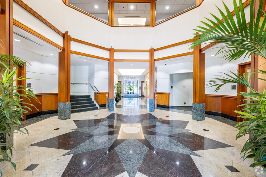 More Photos Of 272 Bendix Rd, Virginia Beach Unknown For Lease