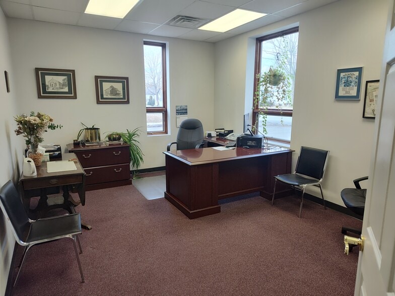 More Photos Of 300 5th St, Belvidere Light Distribution For Sale