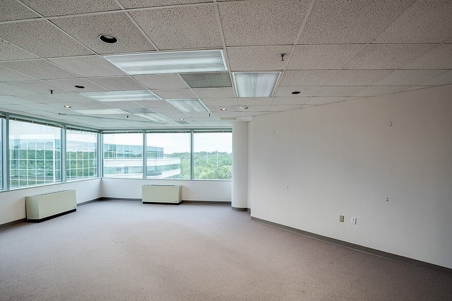 More Photos Of 4041 Powder Mill Rd, Beltsville Office Residential For Lease